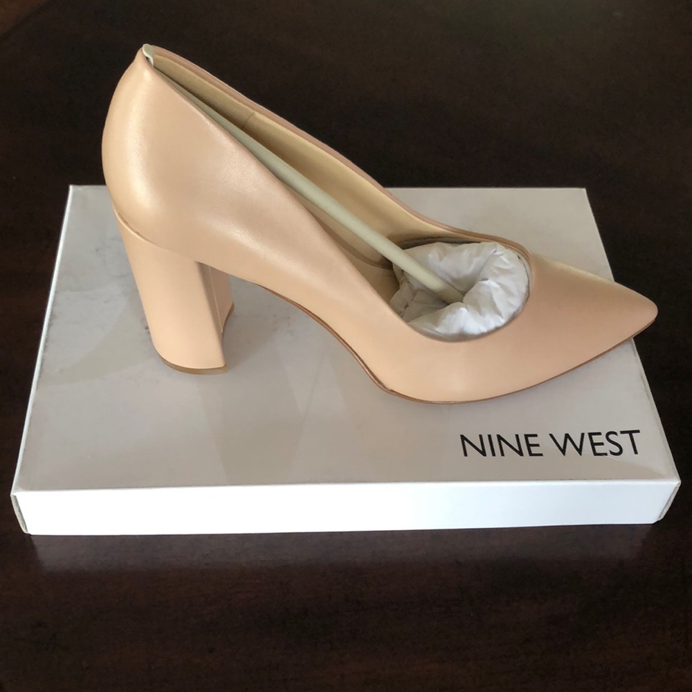 Shoes - Picture 3 of 7
